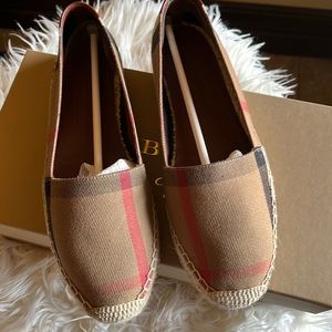 Burberry housecheck flat espadrille.